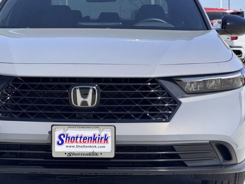 Used 2025 Honda Accord Sport image 8