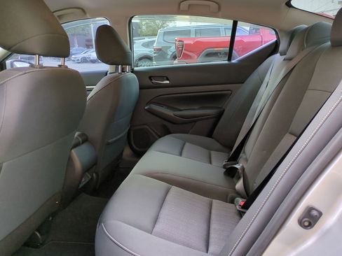 Used 2022 Nissan Altima 2.5 SV image 12