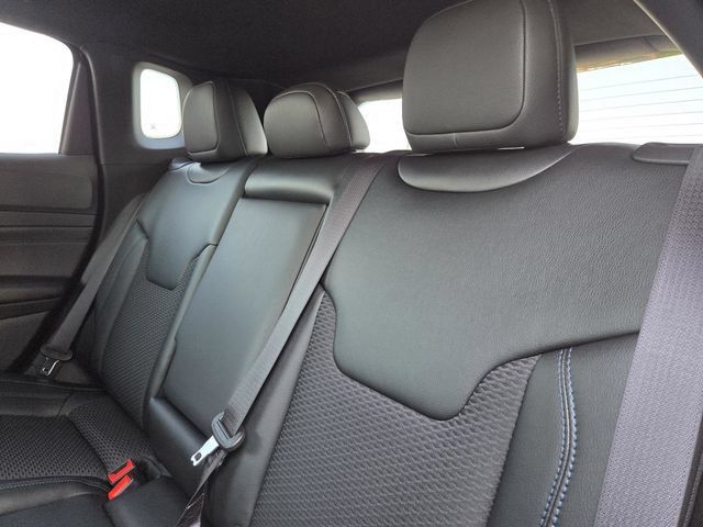 New 2026 Jeep Compass Latitude AWD/4WD image 25