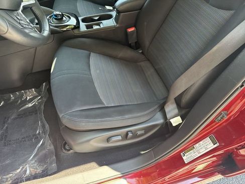 Used 2018 Nissan Leaf SV w/ SV Technology Package FWD image 29