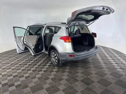 Used 2013 Toyota RAV4 LE AWD/4WD image 16