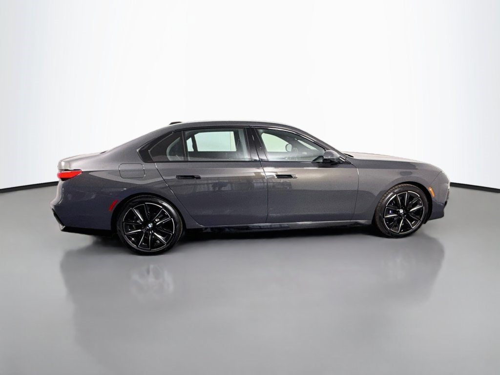 Used 2026 BMW 740i w/ Premium Package RWD image 11