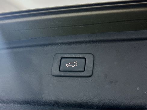 Used 2019 Subaru Outback 2.5i Premium AWD/4WD image 30