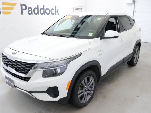 Used 2021 Kia Seltos LX image 3