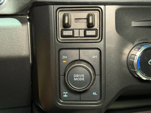 Used 2025 Ford F350 Platinum AWD/4WD image 26