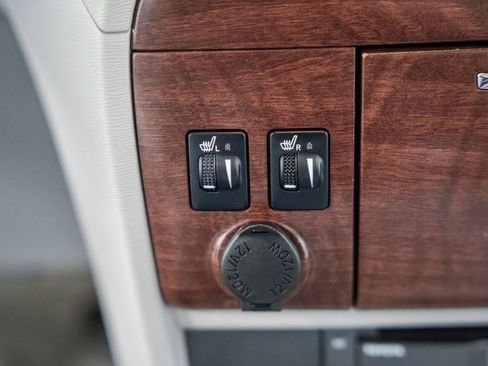 Used 2014 Toyota Sienna Limited image 31