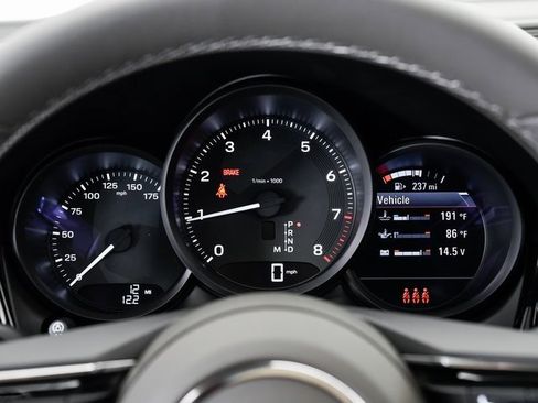 New 2025 Porsche Macan image 16