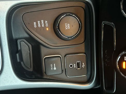 Used 2018 Jeep Compass Sport image 47