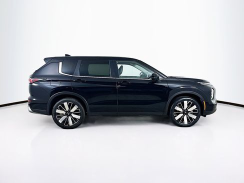 Used 2025 Mitsubishi Outlander SE FWD image 10