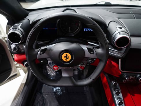 Used 2018 Ferrari GTC4Lusso T RWD image 10