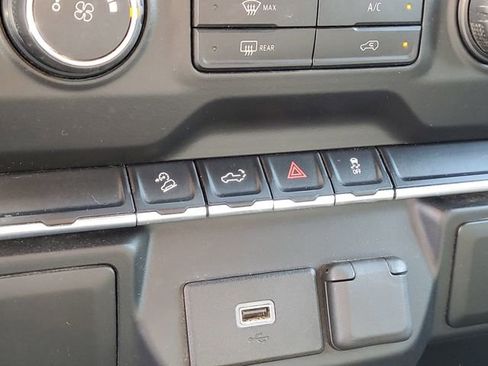 Used 2020 Chevrolet Silverado 1500 Custom Trail Boss w/ Custom Convenience Package image 24