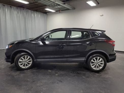 Used 2021 Nissan Rogue Sport S image 5