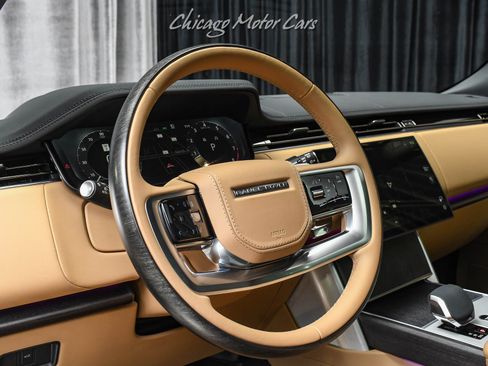 Used 2025 Land Rover Range Rover SE AWD/4WD image 9