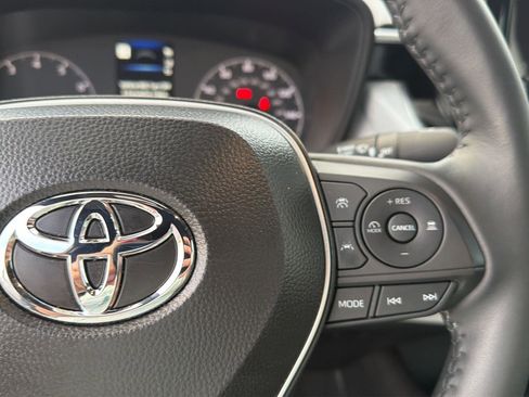 Used 2025 Toyota Corolla SE FWD image 21