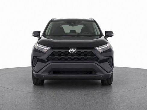 Used 2022 Toyota RAV4 XLE w/ Convenience Package AWD/4WD image 5