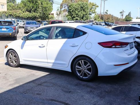 Used 2017 Hyundai Elantra SE FWD image 6