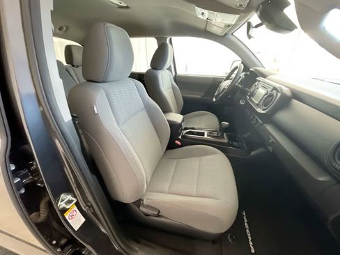 Certified 2019 Toyota Tacoma SR AWD/4WD image 23