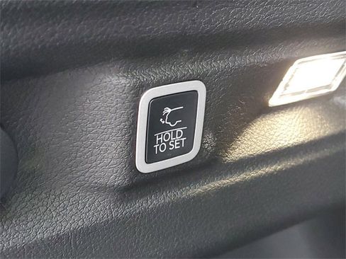 New 2025 Jeep Grand Cherokee L Altitude image 9