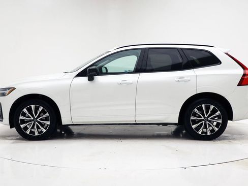 Used 2025 Volvo XC60 B5 Core image 6