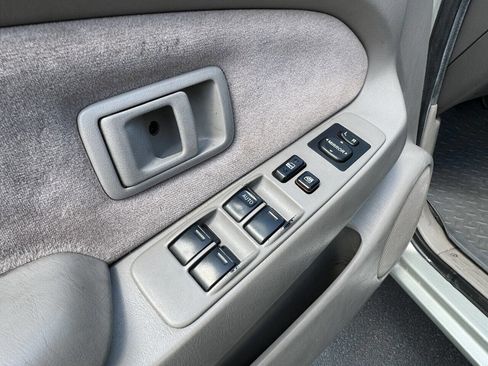 Used 2001 Toyota Tacoma PreRunner image 19