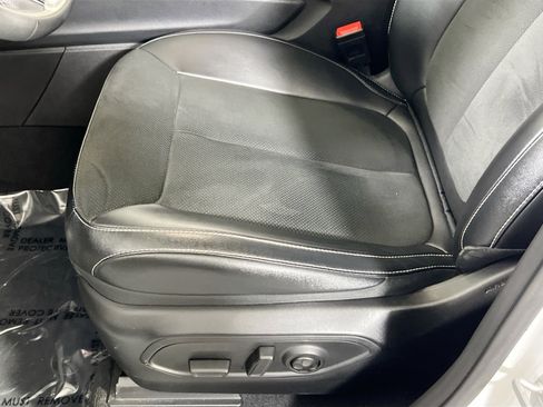 Used 2023 Jeep Grand Cherokee Altitude image 18