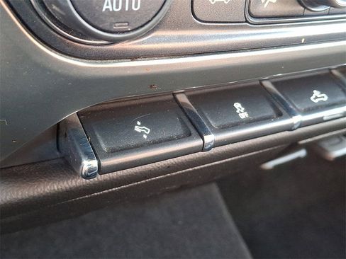 Used 2018 Chevrolet Silverado 1500 LT w/ All Star Edition image 19