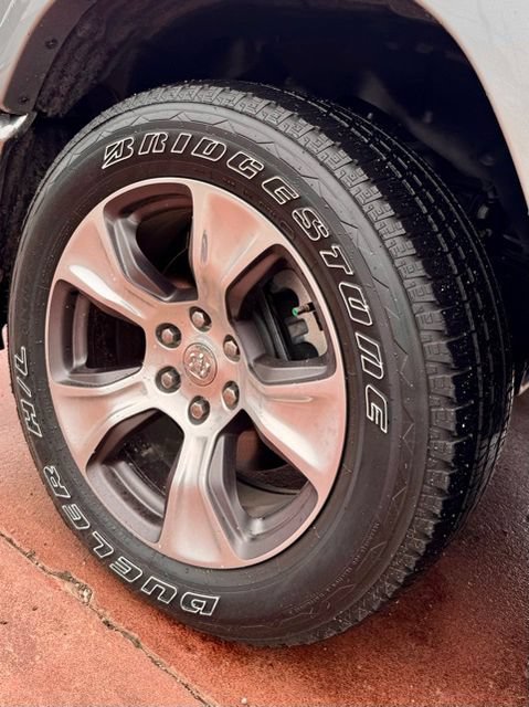 Used 2022 RAM 1500 Laramie AWD/4WD image 18