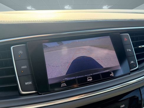 Used 2022 Buick Enclave Essence w/ Experience Buick Package image 30