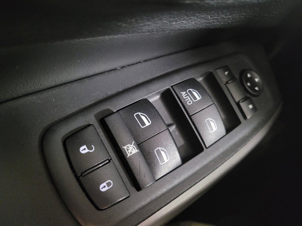 Used 2020 Jeep Cherokee Latitude FWD image 27