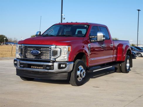 Used 2022 Ford F350 Lariat w/ Lariat Ultimate Package image 3