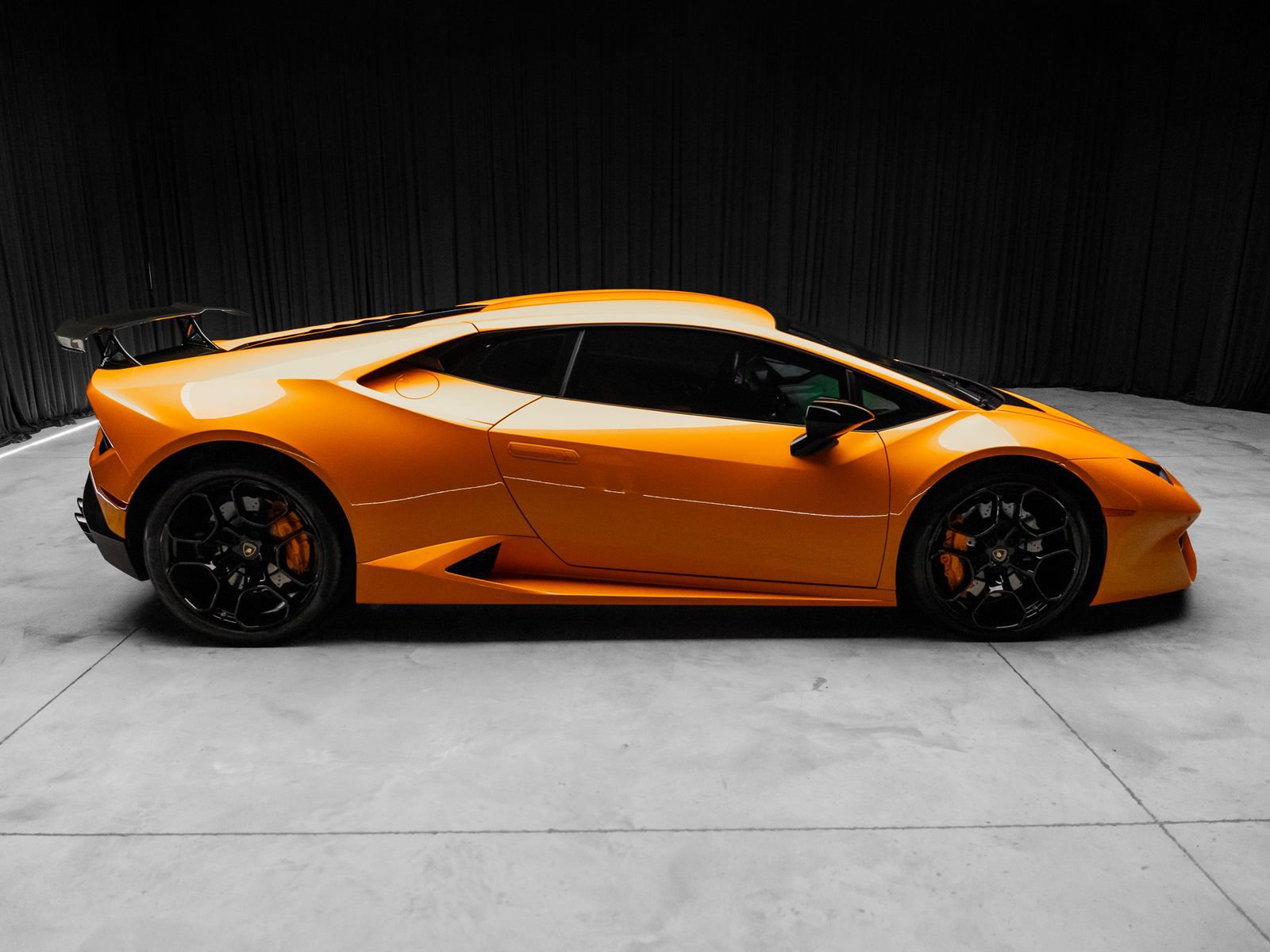 Used 2018 Lamborghini Huracan LP 580-2 RWD image 18