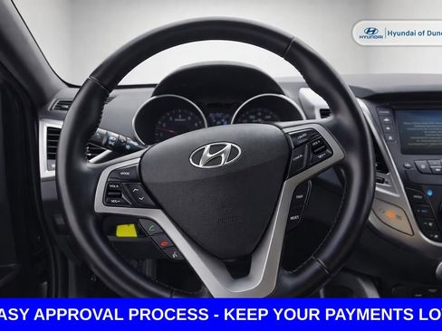Used 2017 Hyundai Veloster Value Edition image 12
