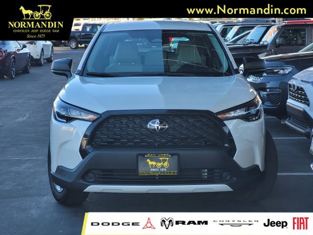 Used 2024 Toyota Corolla Cross L FWD image 2