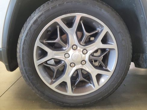 Used 2020 Jeep Grand Cherokee Limited w/ Trailer Tow Group IV image 31