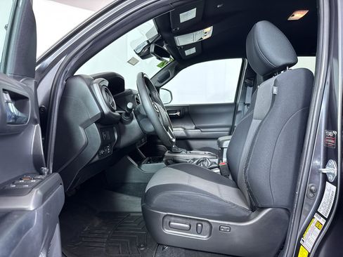 Used 2023 Toyota Tacoma TRD Sport AWD/4WD image 4