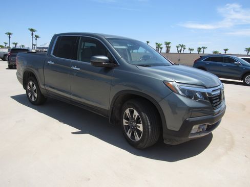 Used 2019 Honda Ridgeline RTL-E image 2