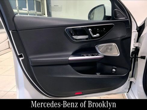 Used 2025 Mercedes-Benz C 300 4MATIC Sedan image 23