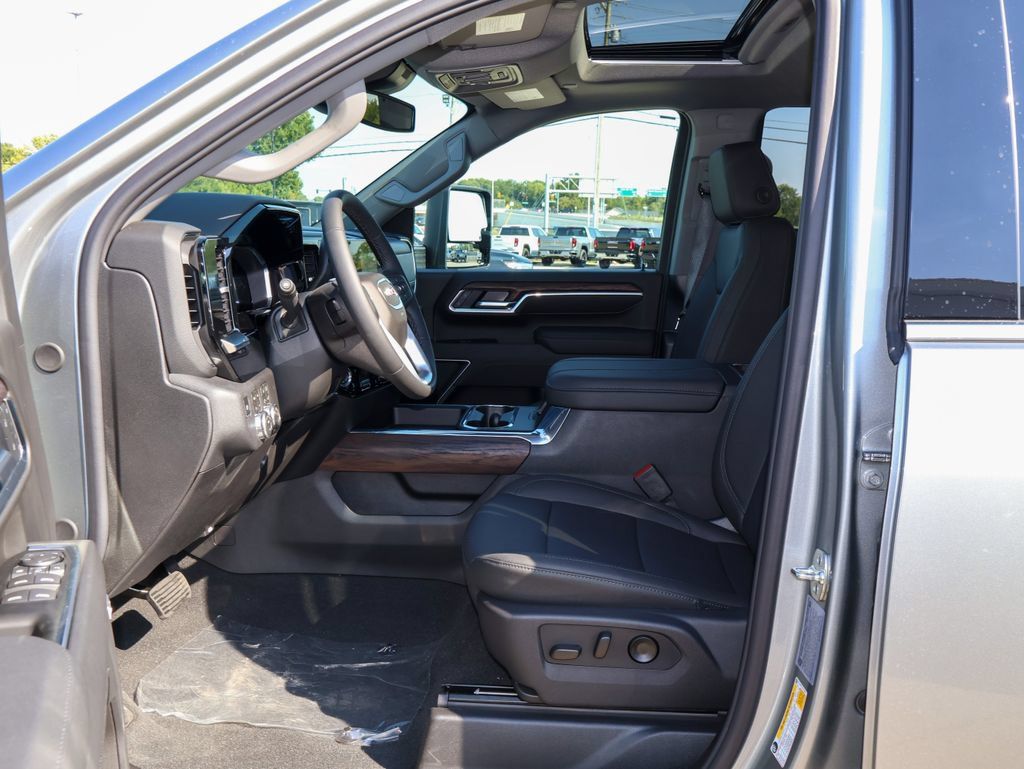 New 2026 GMC Sierra 2500 SLT w/ SLT Premium Package AWD/4WD image 8