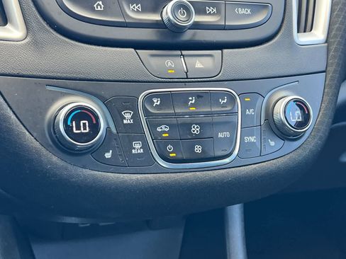 Used 2023 Chevrolet Malibu LT FWD image 20