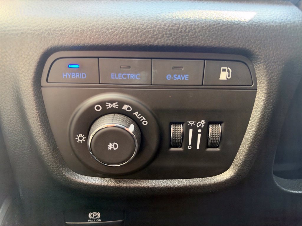 Used 2023 Jeep Grand Cherokee 4WD 4xe w/ Luxury Tech Group II image 30