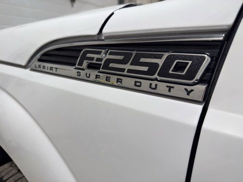 Used 2014 Ford F250 Lariat w/ Lariat Interior Package image 29