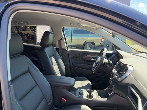Used 2024 GMC Terrain SLT AWD/4WD image 9
