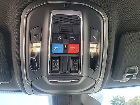 New 2025 Jeep Grand Cherokee 4WD image 15