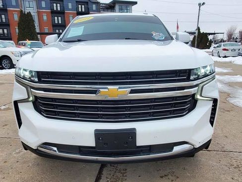 Used 2022 Chevrolet Suburban LT image 2