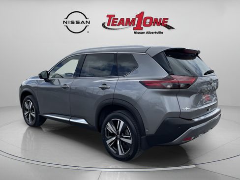 Used 2023 Nissan Rogue SL w/ SL Premium Package FWD image 6