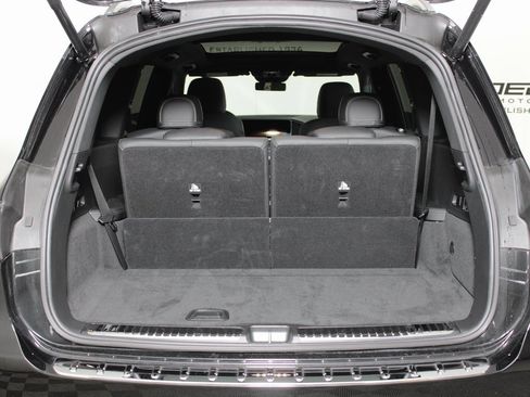 Used 2025 Mercedes-Benz GLS 450 4MATIC image 9