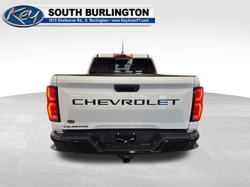 Used 2025 Chevrolet Colorado Z71 w/ Technology Package AWD/4WD image 4