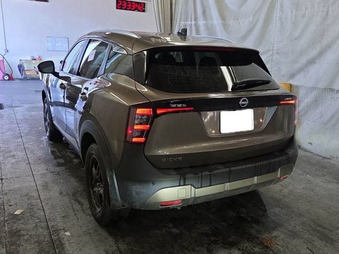 Used 2026 Nissan Kicks SV FWD image 4
