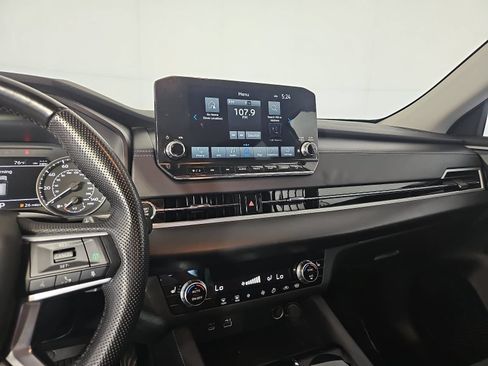 Used 2023 Mitsubishi Outlander SE AWD/4WD image 15