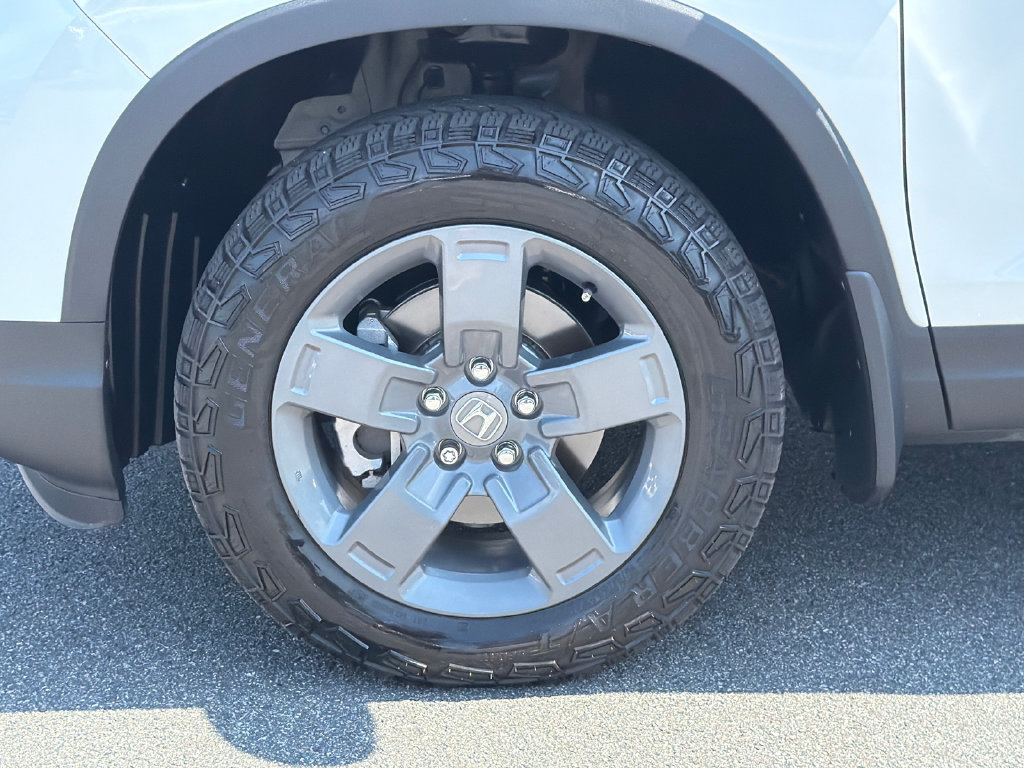 Used 2025 Honda Ridgeline TrailSport image 13
